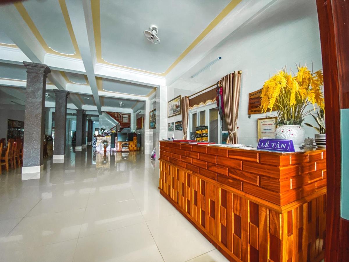 Gold Plus Hotel Фонг Нха Екстериор снимка