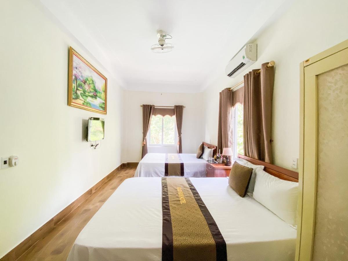 Gold Plus Hotel Фонг Нха Екстериор снимка