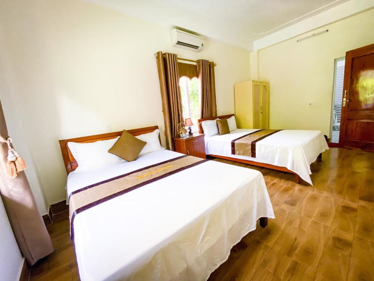 Gold Plus Hotel Фонг Нха Екстериор снимка